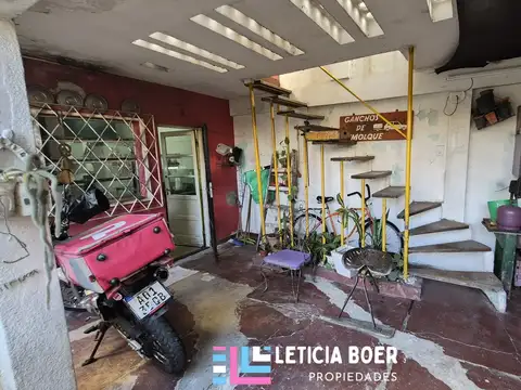 Casa 4 ambientes con 2 baños