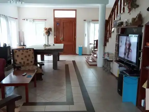 Casa en venta - 5 dormitorios 5 baños 2 cocheras - 3500mts2 - Coronel Brandsen