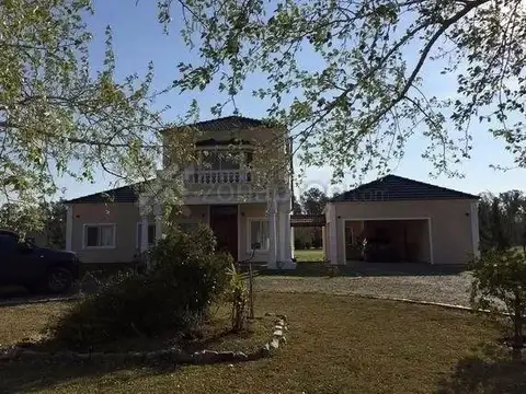 Casa 7 ambientes con 4 baños