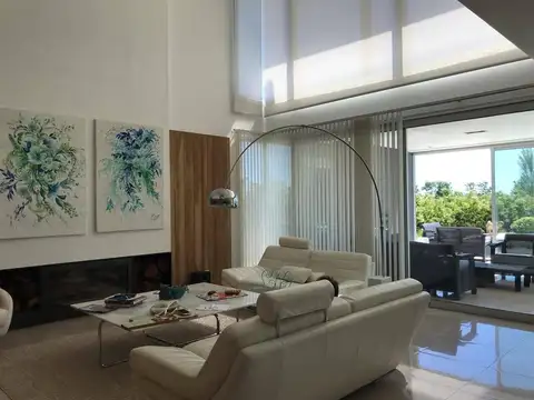 Casa 5 ambientes con 5 baños