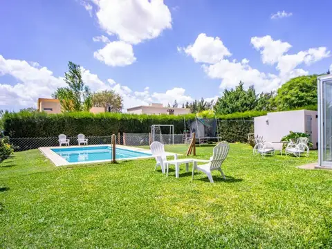 Casa en Venta con 2 cocheras