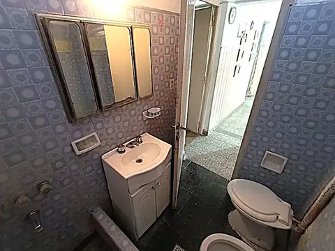 VENTA CASA A RECICLAR, 2 DORMITORIOS PATIO
