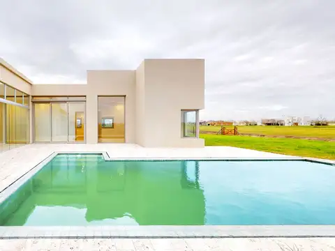 Casa en VENTA Haras del Sur III 3 dorm. y pileta