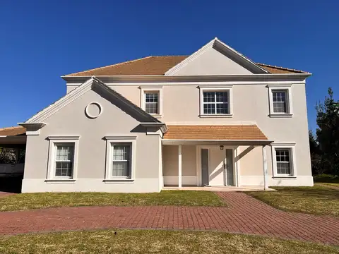 Casa Chalet  en Venta en Fátima, Pilar, G.B.A. Zona Norte