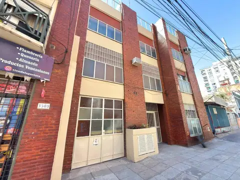 Departamento de 2 ambientes con cochera 