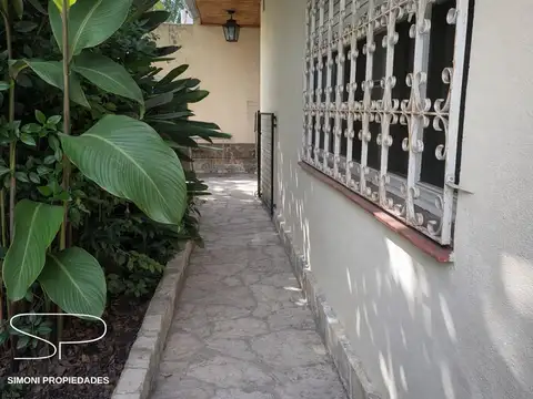 Casa en Venta con 5 cocheras