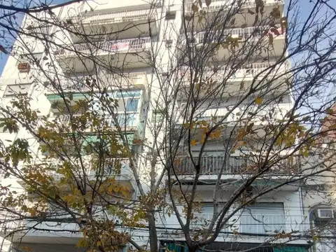 Tucuman 1800 , Piso 6