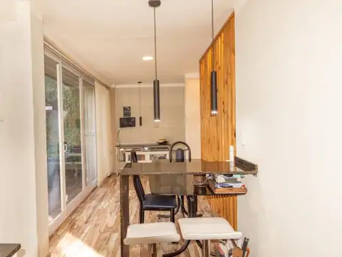 Casa 9 ambientes con 8 baños