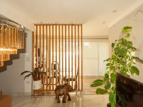 CASA CON LOCAL EN FLORES