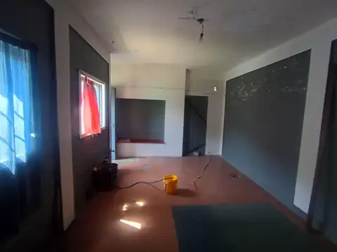 Casa 4 ambientes con 1 baño