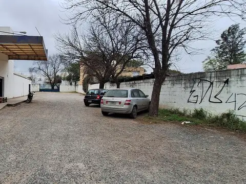 Av. Rafael Núñez  al 6400