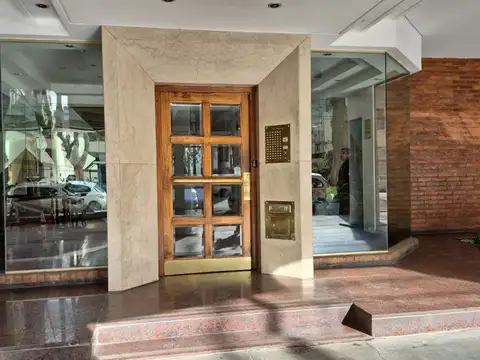 DEPARTAMENTO DE 2 AMBIENTES CON BALCÓN   AMPLIO Y LUMINOSO   SUM Y PILETA/ TOTEM DE SEGURIDAD/