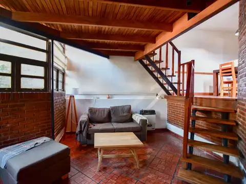 Casa 6 ambientes con 2 baños