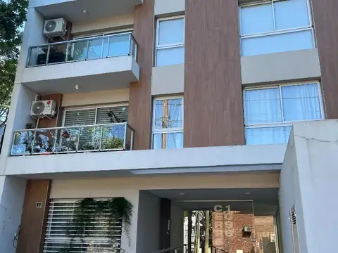 EXCELENTE DEPTO EN VENTA CON COCHERA CUBIERTA  ADROGUE INME