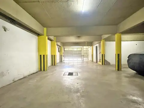 COCHERA  EN VENTA, CON PORTÒN AUTOMATIZADO EN ARROYITO!