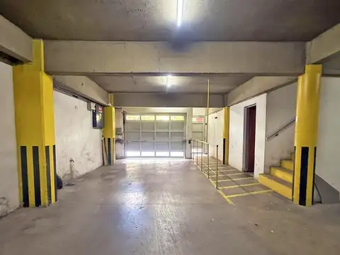 COCHERA  EN VENTA, CON PORTÒN AUTOMATIZADO EN ARROYITO!