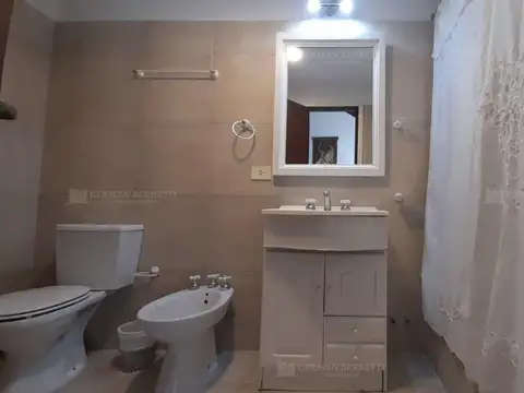 Casa en Alquiler Temporal con 1 cochera