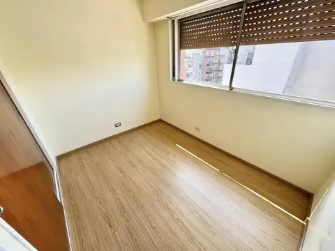 Departamento 3 ambientes con cochera. Excelente ubicación