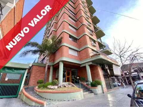 Departamento 3 ambientes con cochera. Excelente ubicación