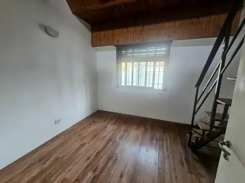 Depto Tipo Casa 3 ambientes con 1 baño