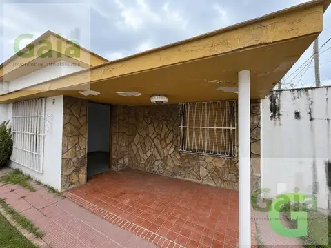 Casa 5 ambientes con 1 baño