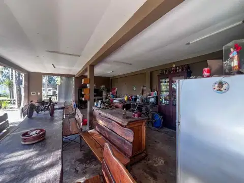 Casa en Venta con 3 cocheras