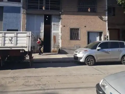 Excelente galpón con vivienda. Rucci 934