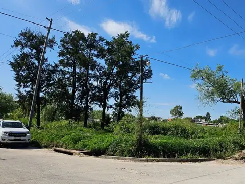 LOTE EN VENTA EN 14  ENTRE 151 Y 152 BERISSO