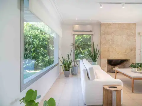 Casa 6 ambientes con 4 baños