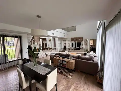 Casa 6 ambientes con 3 baños