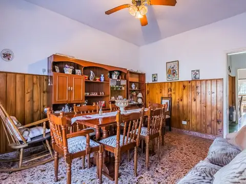 Casa 4 ambientes con 1 baño