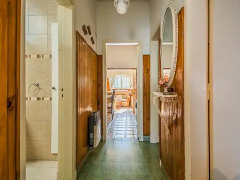 VENTA CASA DE 4 AMBIENTES VILLA ADELINA