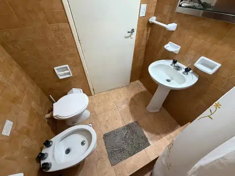 Casa 3 ambientes con 2 baños