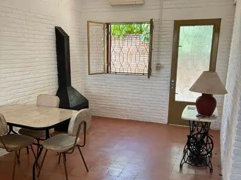 Casa reciclada a NUEVO en Barrio Ic 13