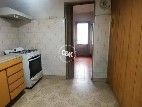 Casa 4 ambientes con 1 baño