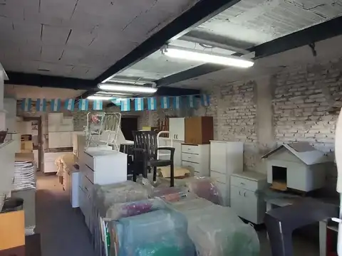 Local con 6 cocheras, lote 290 m2, ideal inversión, Molina 1933.