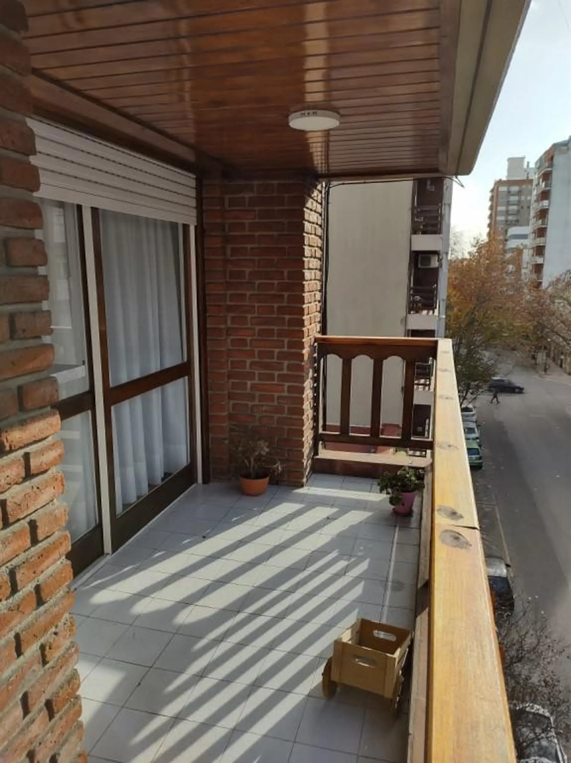 4 AMBIENTES CON BALCÓN A LA CALLE Y COCHERA