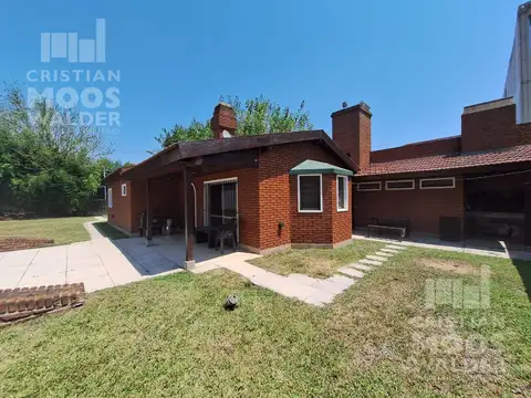 Casa 4 ambientes con 2 baños