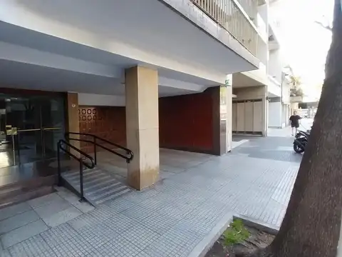 Departamento en venta de 3 ambientes con patio, Caballito