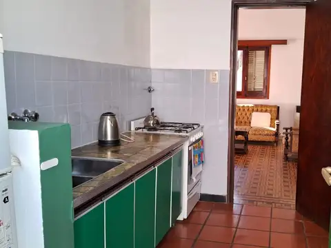 Casa 5 ambientes con 2 baños