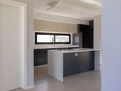 Casa de 4 ambientes, a entregar, en barrio Canning Chico. Canning, Esteban Echeverría.
