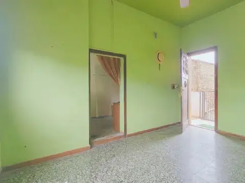 Depto Tipo Casa en Alquiler en Lomas del Mirador, $ 800.000