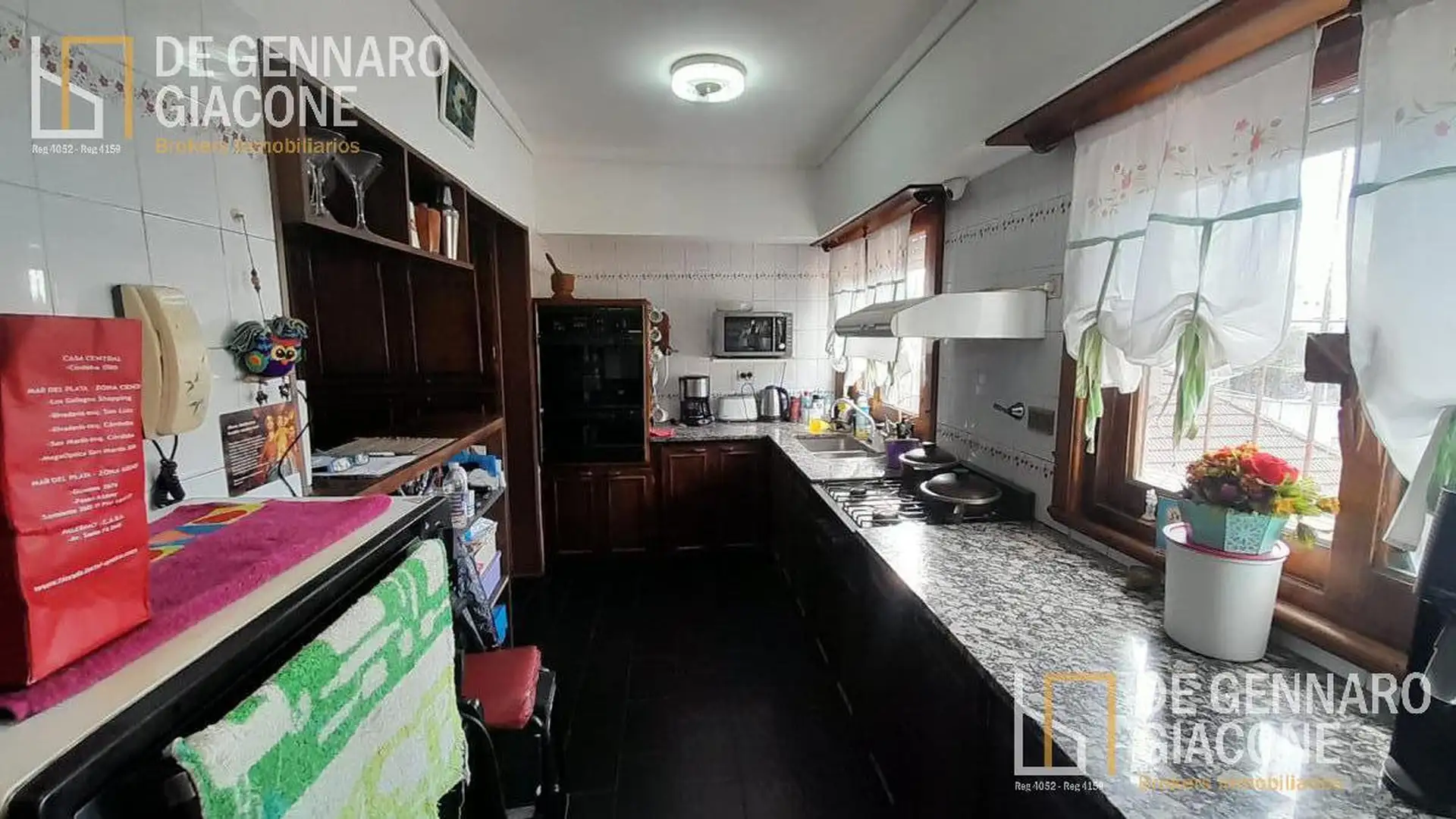Casa 3 ambientes con galpón sobre calle san Martin