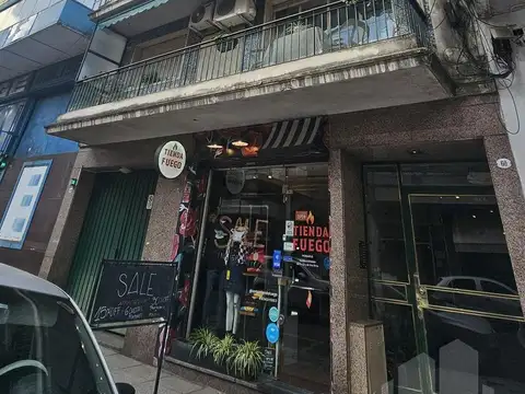 VENTA DEPARTAMENTO 3 AMBIENTES CON DEPENDENCIA Y BAULERA  EN FLORES