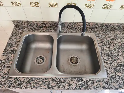 DEPARTAMENTO 2 AMBIENTES CON BALCÓN Y VISTA AL FRENTE. PASAJE NECOCHEA 1889 PISO 4B AVELLANEDA