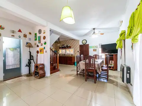 Casa en Venta 4 dormitorios Pileta y Quincho