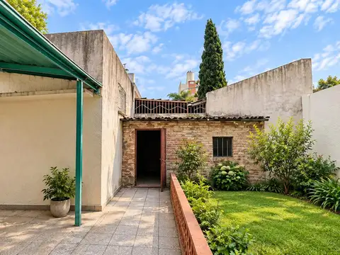 Casa a reciclar sobre BV OROÑO - Zona sur