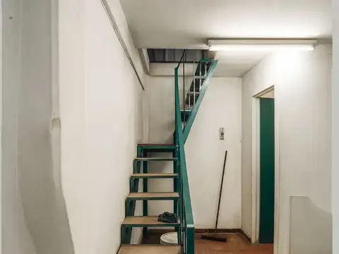 MUY BUEN LOCAL CON ENTREPISO EN ALQUILER. SOBRE ARIETA AL 2.600 EN SAN JUSTO