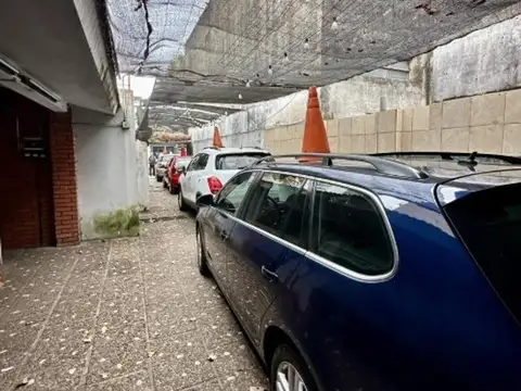 Casa en Venta con 5 cocheras