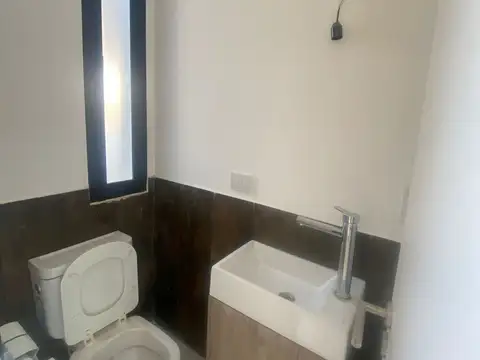 Casa en Alquiler con 1 cochera